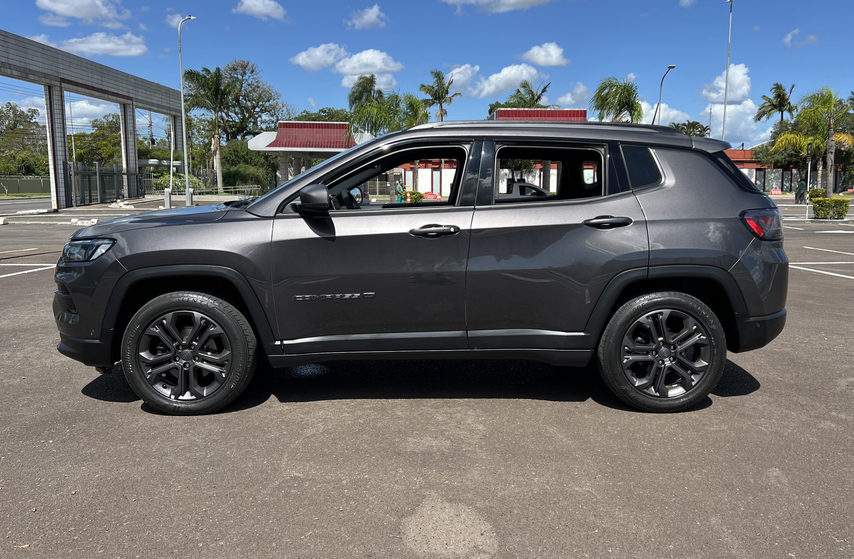 Jeep Compass Longitude 80 anos 2022 - Nossos Veículos - Top B Premium ...